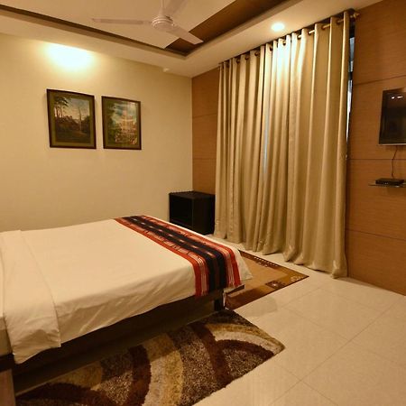 Dibrugarh Club House Hotel Kültér fotó