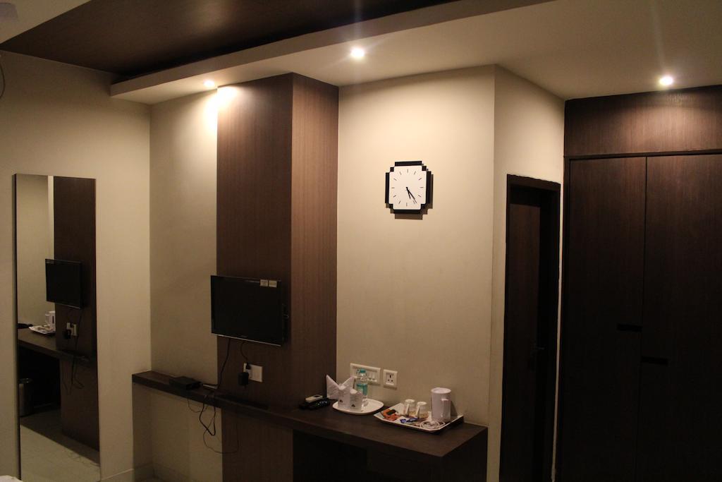 Dibrugarh Club House Hotel Kültér fotó