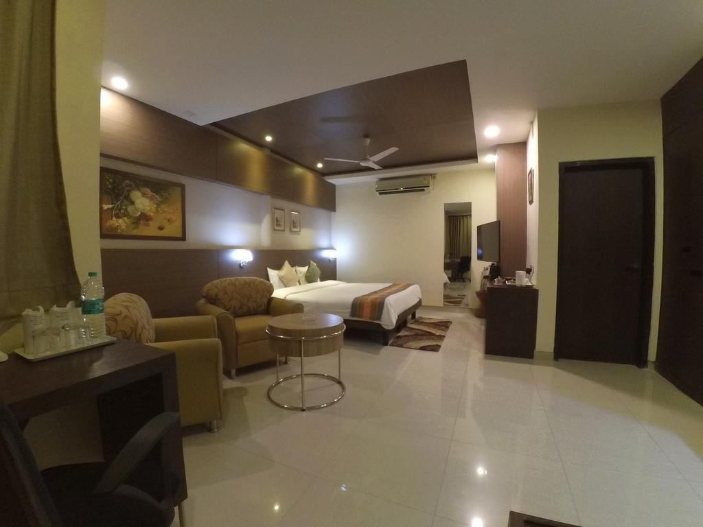 Dibrugarh Club House Hotel Kültér fotó