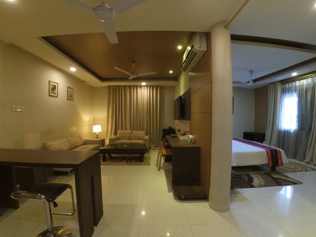 Dibrugarh Club House Hotel Kültér fotó