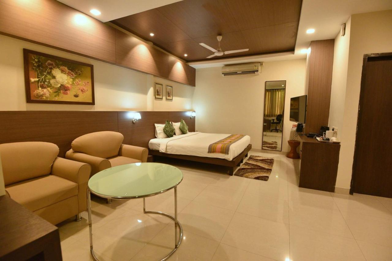 Dibrugarh Club House Hotel Kültér fotó