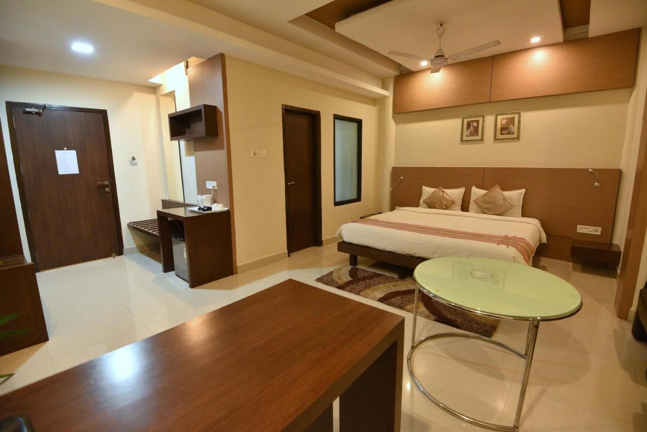 Dibrugarh Club House Hotel Kültér fotó