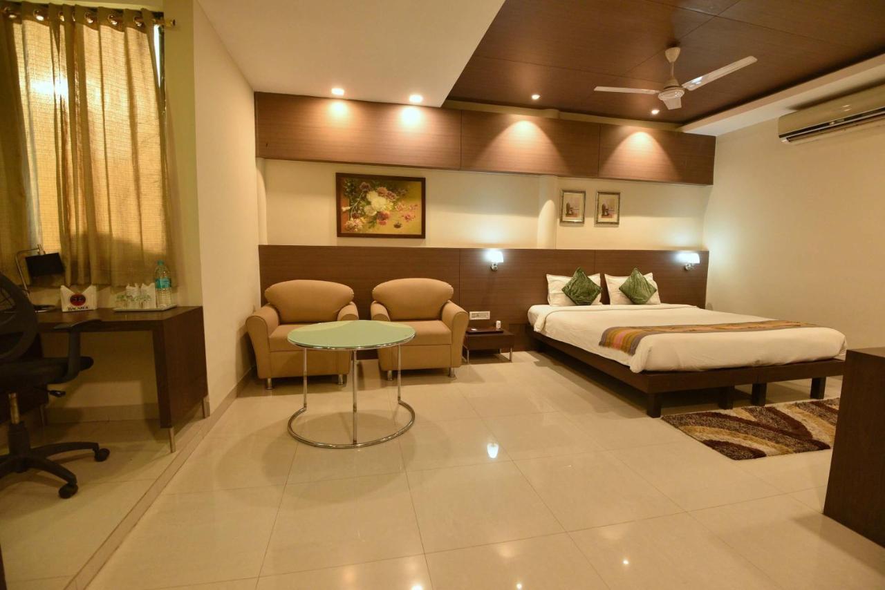 Dibrugarh Club House Hotel Kültér fotó