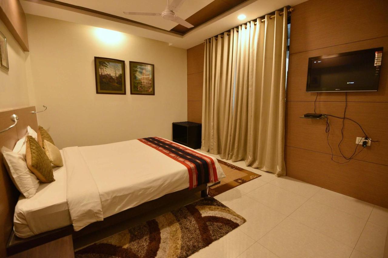 Dibrugarh Club House Hotel Kültér fotó