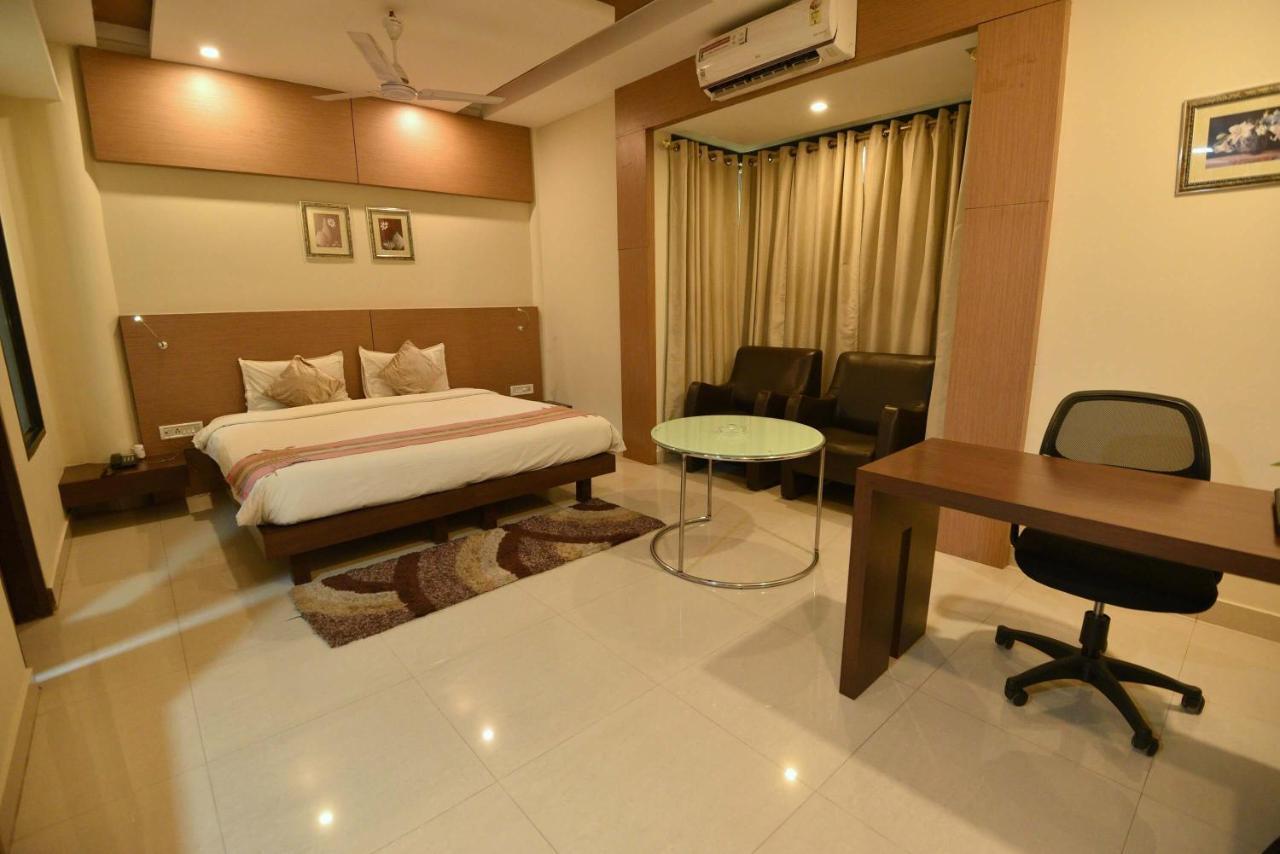 Dibrugarh Club House Hotel Kültér fotó